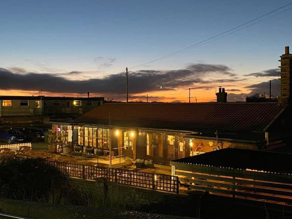 Вилла Coastal Terrace Dogs Welcome Optional Hot Tub Sea Palling Экстерьер фото